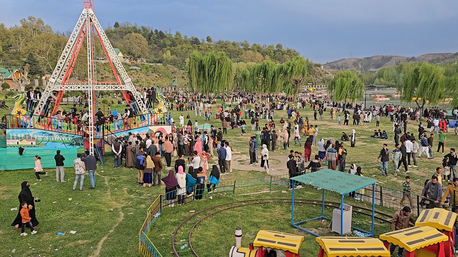 Tourist rush brings joy to Ganderbal district during Eid-ul-Fitr celebrations